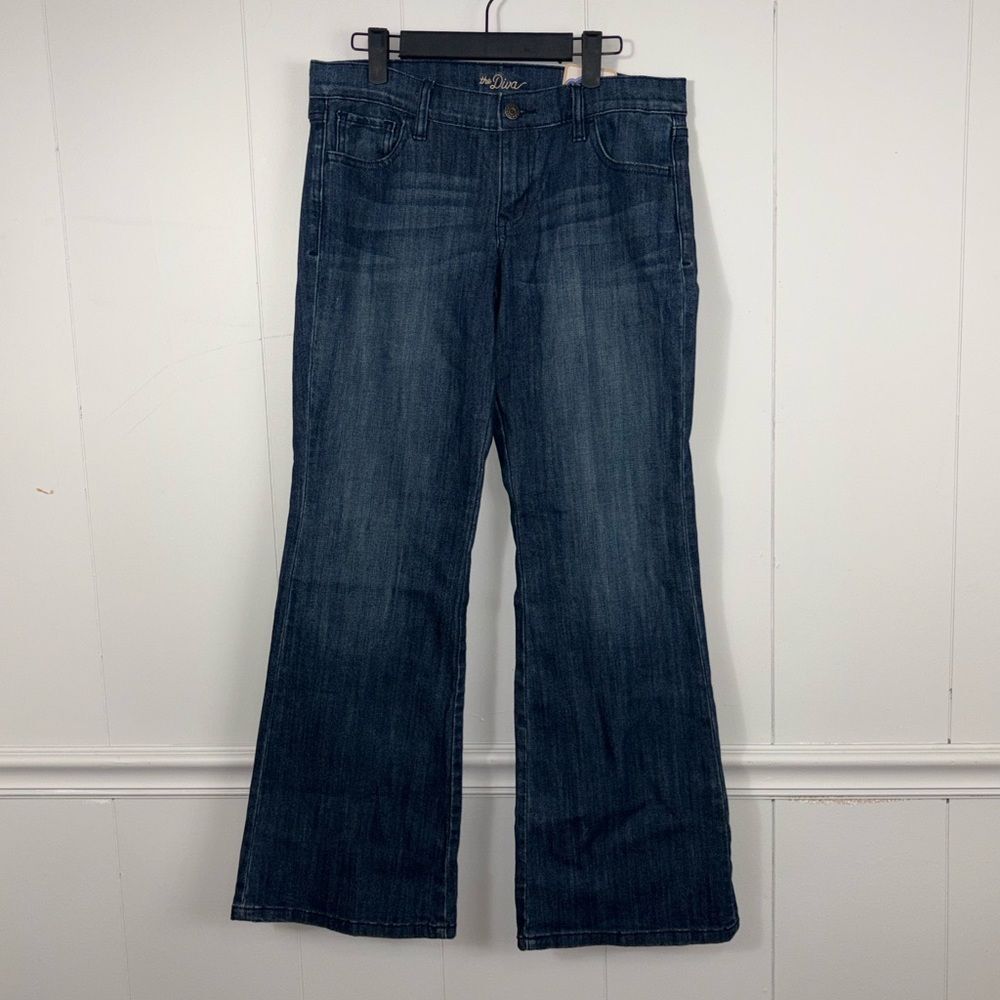 NWOT Old Navy The Diva Low Rise Stretch Denim Blue Flare Trouser Jeans 6 Casual